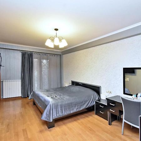 Dos Guest House Yerevan Ngoại thất bức ảnh